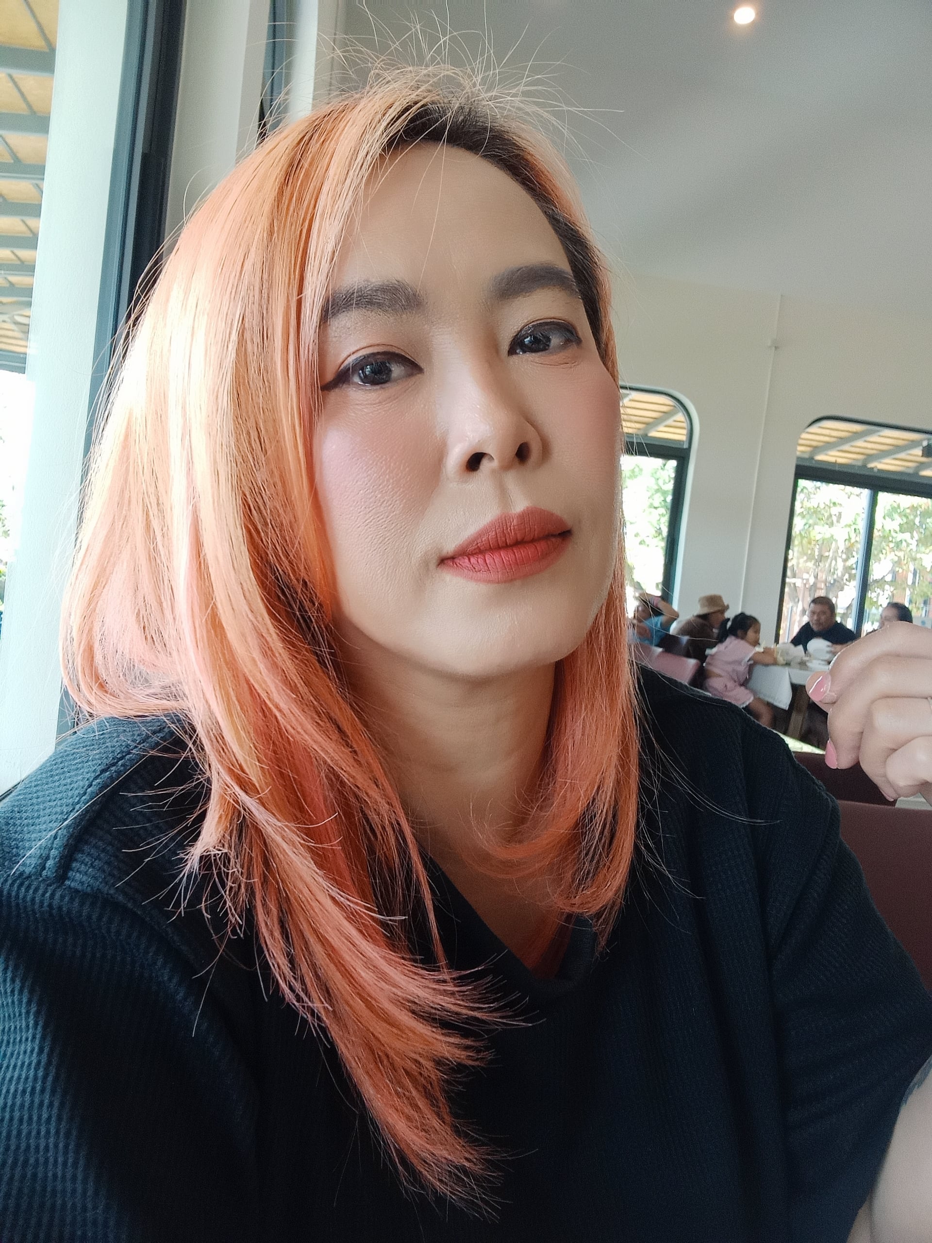 Ployly รับงานไซด์ไลน์ เด็กเอ็น พื้นหลังโปรไฟล์