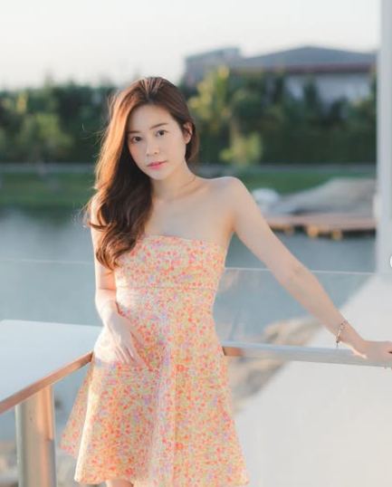 poppy รับงานไซด์ไลน์ เด็กเอ็น พื้นหลังโปรไฟล์