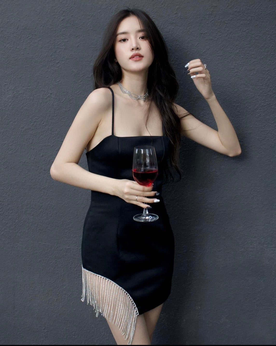 มิกิ รับงานไซด์ไลน์ เด็กเอ็น พื้นหลังโปรไฟล์