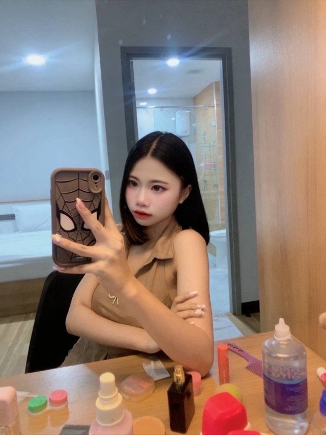 ไอริน รับงานไซด์ไลน์ เด็กเอ็น พื้นหลังโปรไฟล์