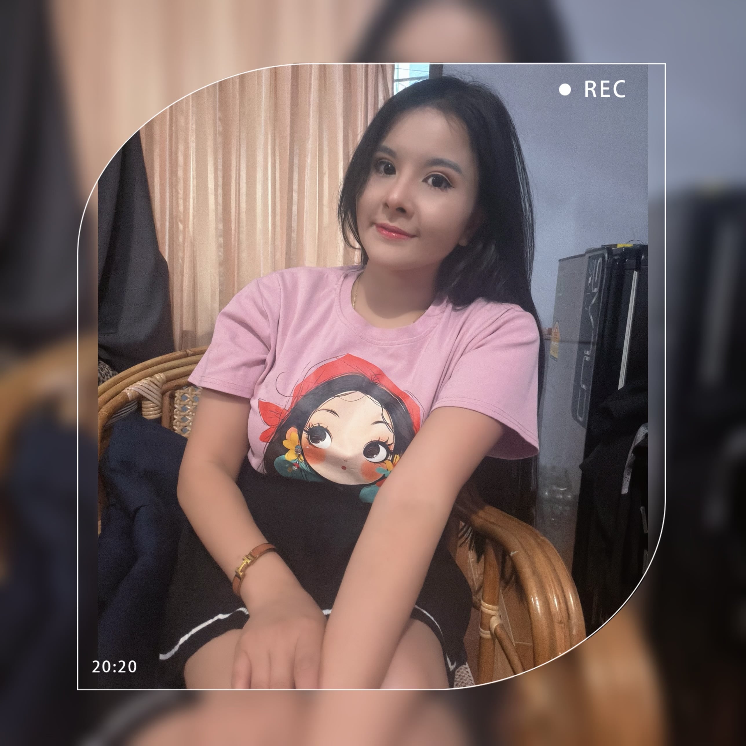 ทันญ่า Tanya รับงานไซด์ไลน์ เด็กเอ็น พื้นหลังโปรไฟล์